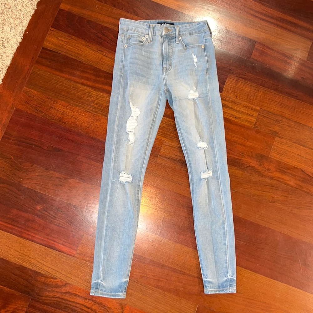 Aeropostale distressed high rise skinny jeans/jeggings in size 2